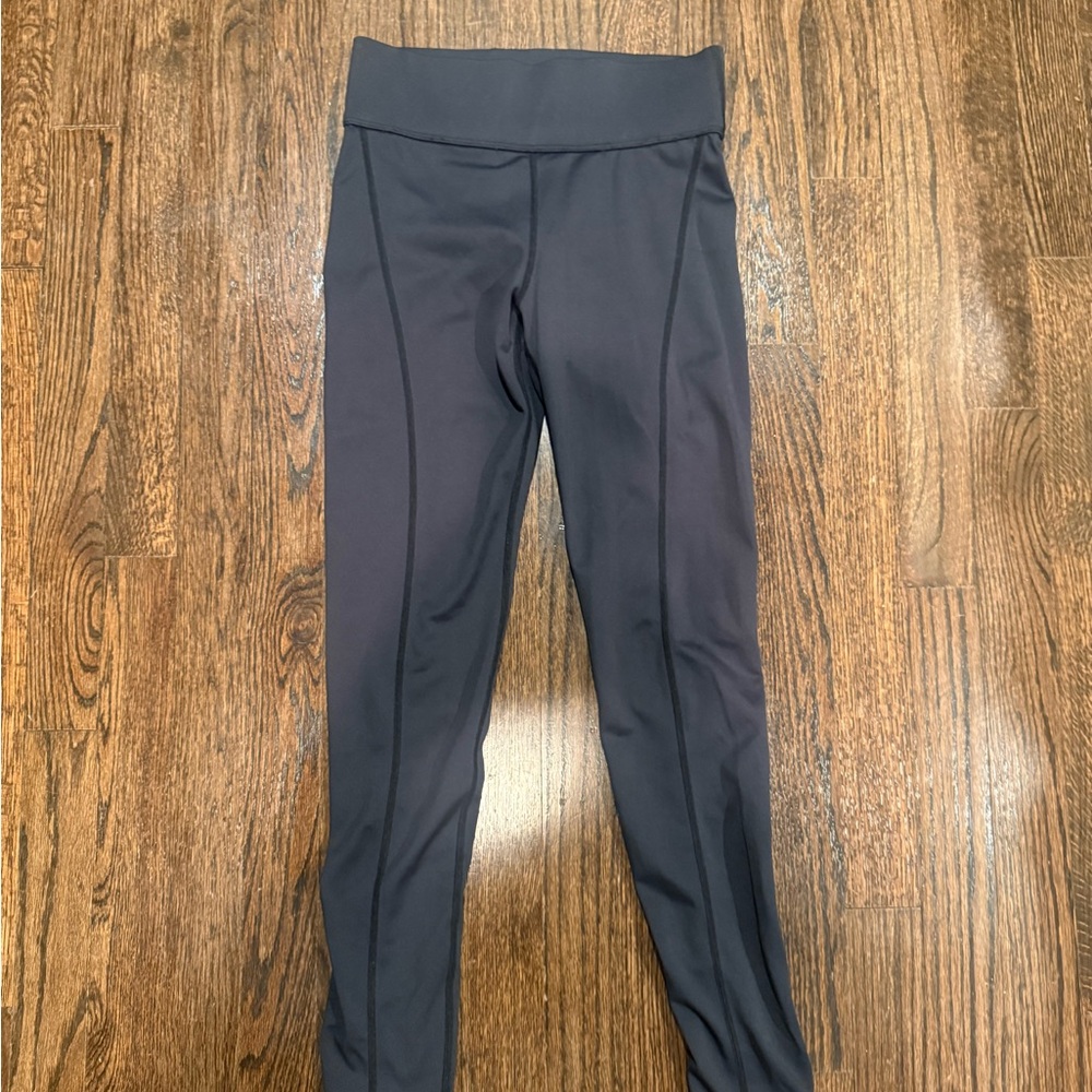 Carbon 38 Black Padang Leggings with Intricate Lace Panel on back of leg size S - Picture 3 of 4